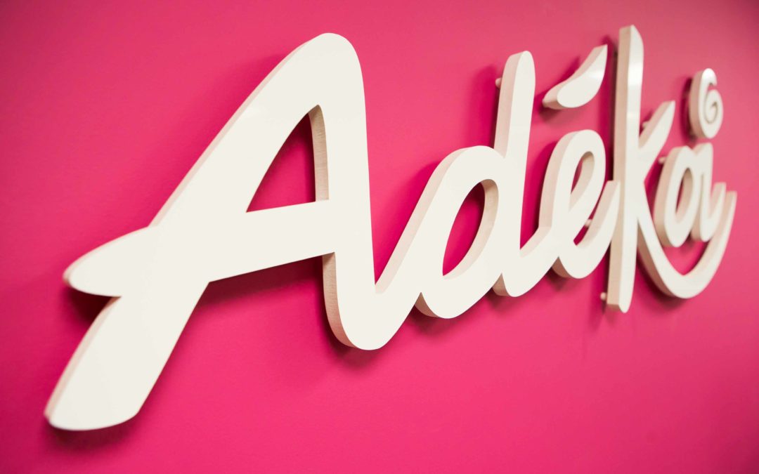 Création enseigne logo Adékoi
