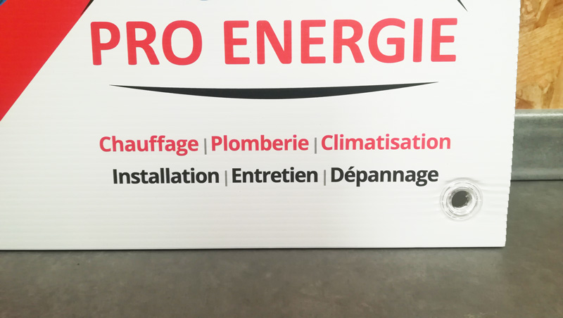 Panneau de chantier Pro énergie - climatisation chauffage plomberie - Adékoi communication Périgueux
