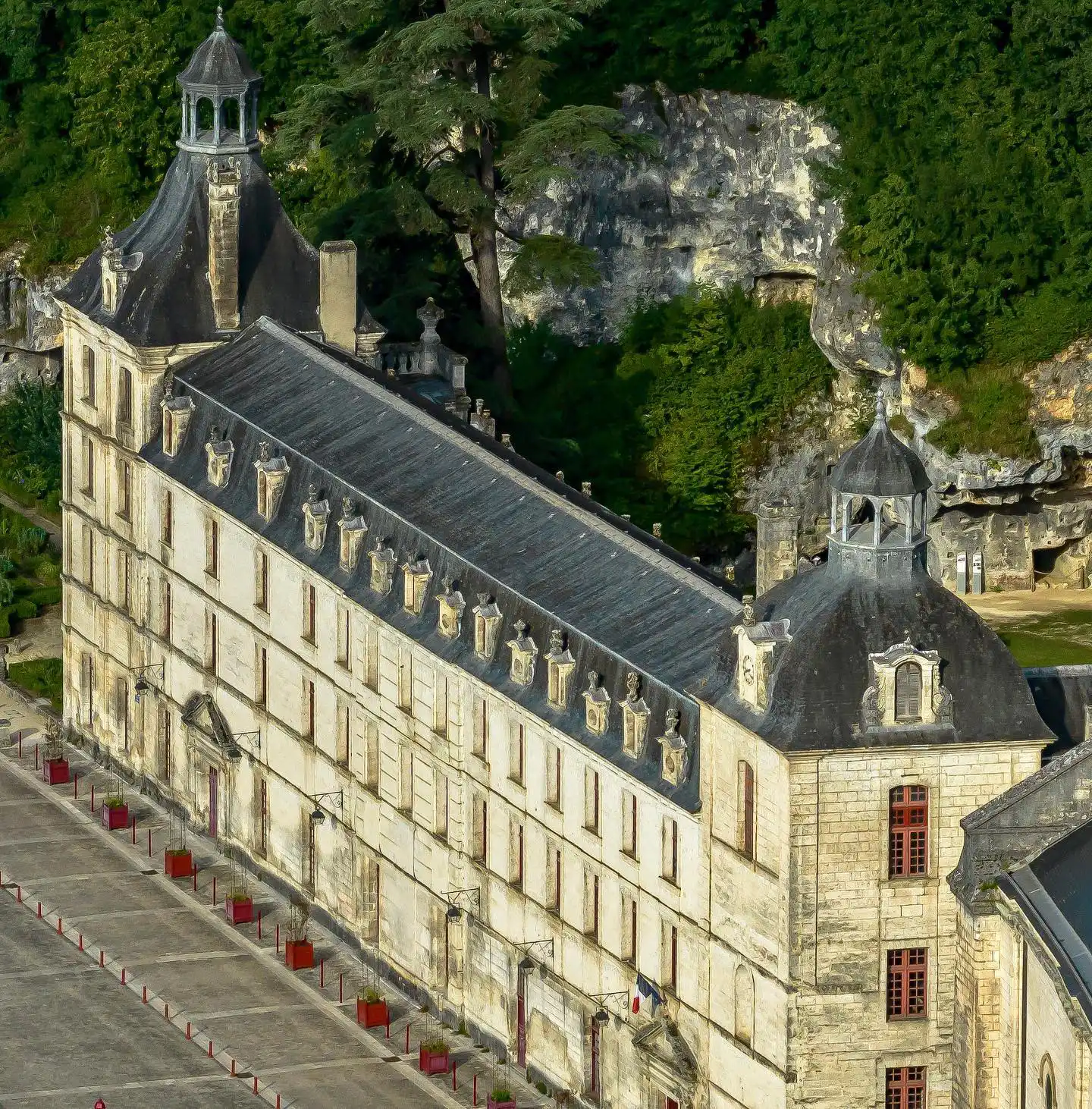 abbaye-Brantome-©-Declic_Decolle